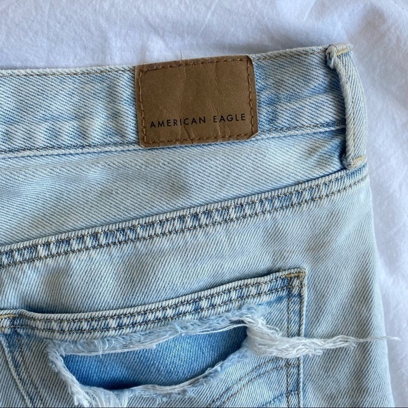 ⛄️ American Eagle Distressed Light Wash Shorts​​​​​ - Picture 2 of 7